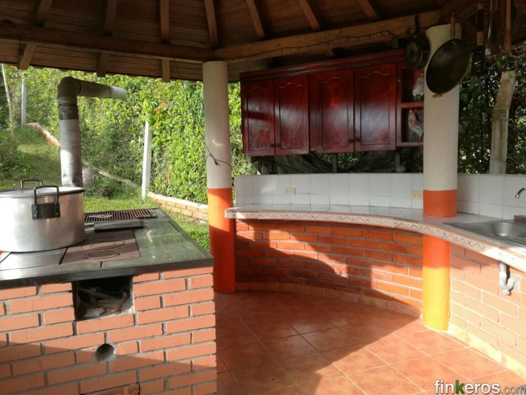 ALQUILER DE FINCA EN PEREIRA Y AREDEDORES - Finca en Pereira, Risaralda